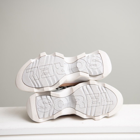 Sorel NEW! Women's Sz 7 Kinetic Impact II Lace Sneakers Light Grey Chunky Bottom - Picture 8 of 8